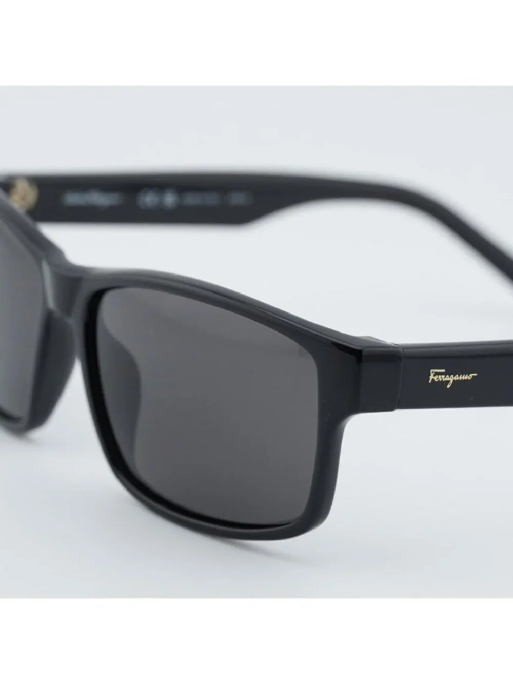 Salvatore Ferragamo SF960S 001 Sunglasses Black Rectangle Frame, Grey Lenses